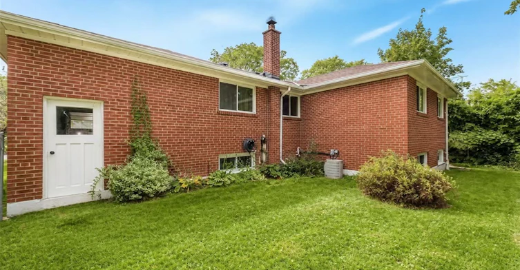 114 Castlegrove Boulevard, Toronto, ON, M3A 1L6 - 2