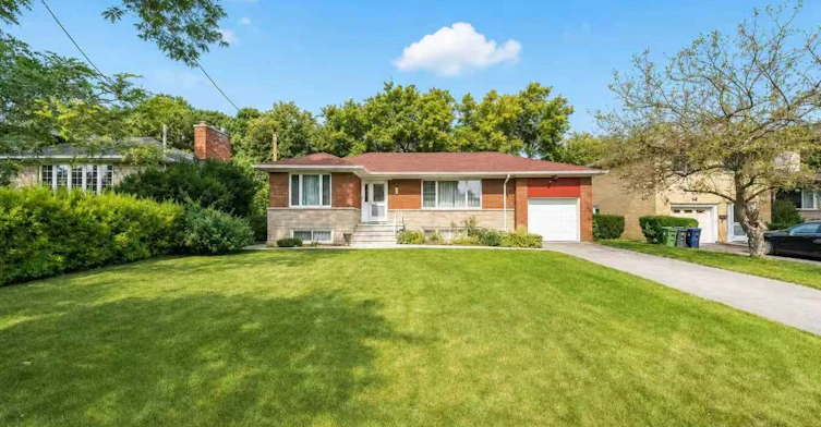 114 Castlegrove Boulevard, Toronto, ON, M3A 1L6 - 4