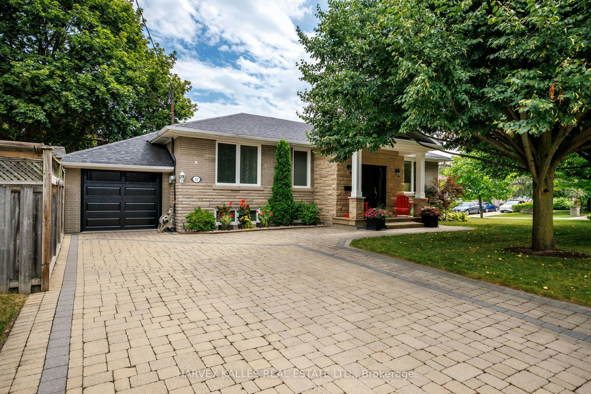 32 Acton Avenue, Toronto, ON, M3H 4G7