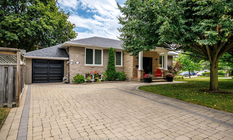 32 Acton Avenue