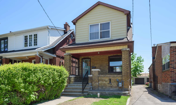 155 Earlsdale Avenue