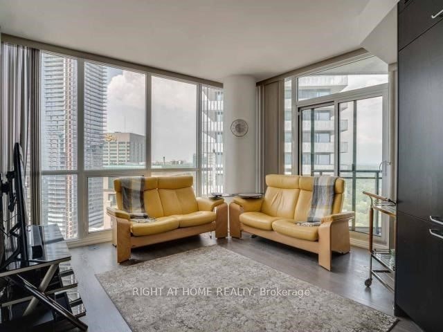 4107-45 Charles Street E, Toronto, ON, M4Y 1S2 - 4