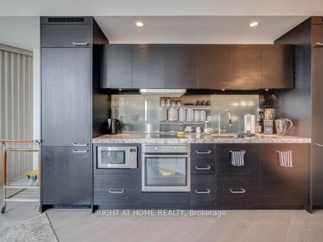4107-45 Charles Street E, Toronto, ON, M4Y 1S2 - 6
