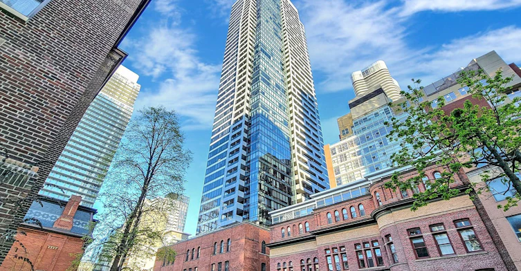 418-5 St Joseph Street, Toronto, ON, M4Y 1Z3