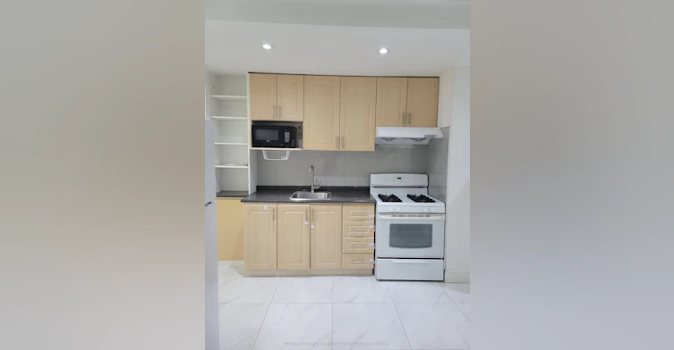Unit B-2646 Victoria Park Avenue, Toronto, ON, M2J 4A6