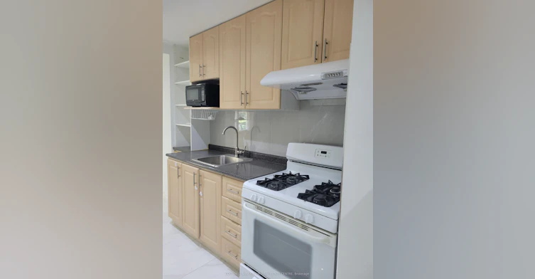 Unit B-2646 Victoria Park Avenue, Toronto, ON, M2J 4A6 - 9