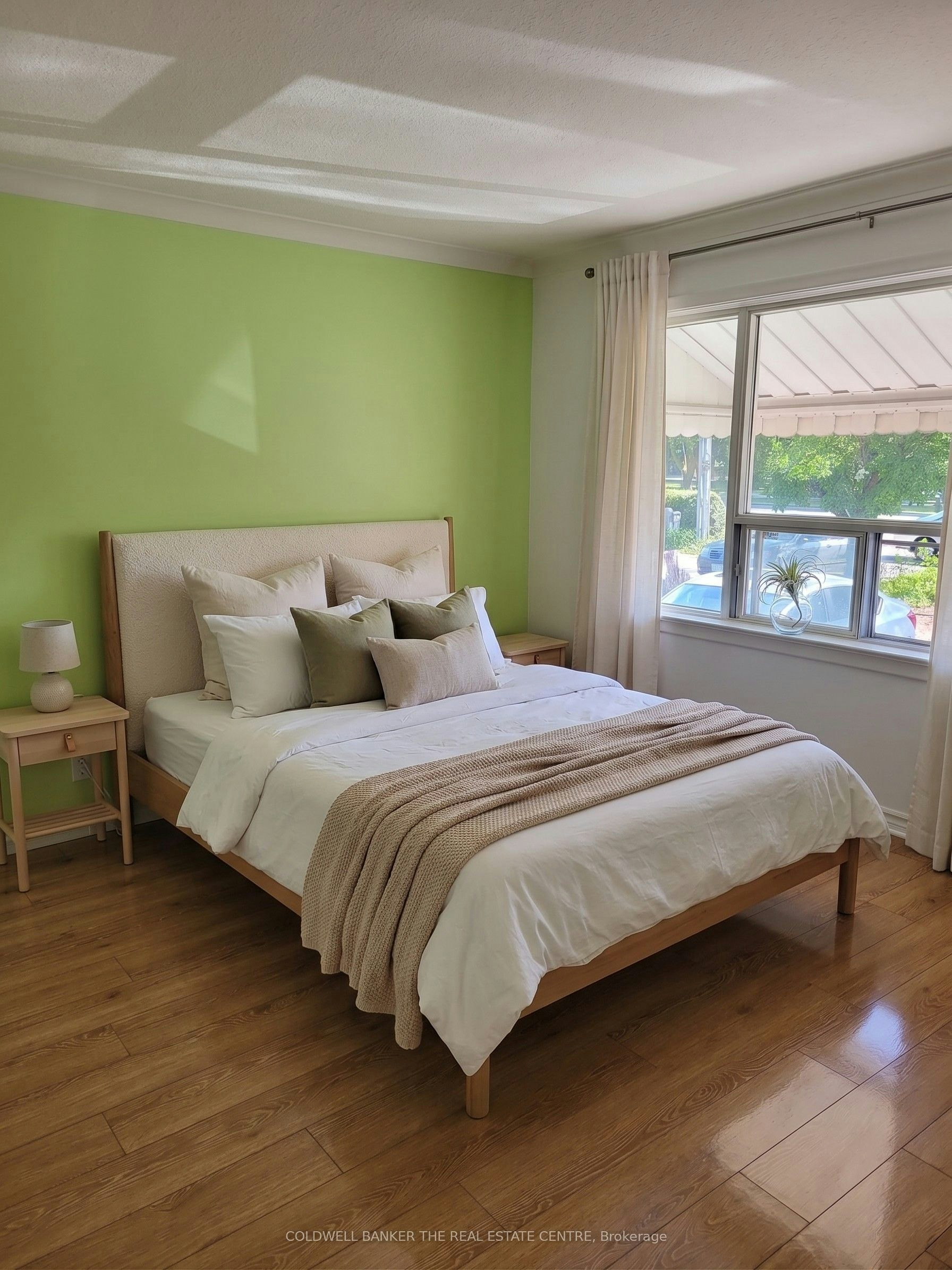 Unit B-2646 Victoria Park Avenue, Toronto, ON, M2J 4A6 - 4
