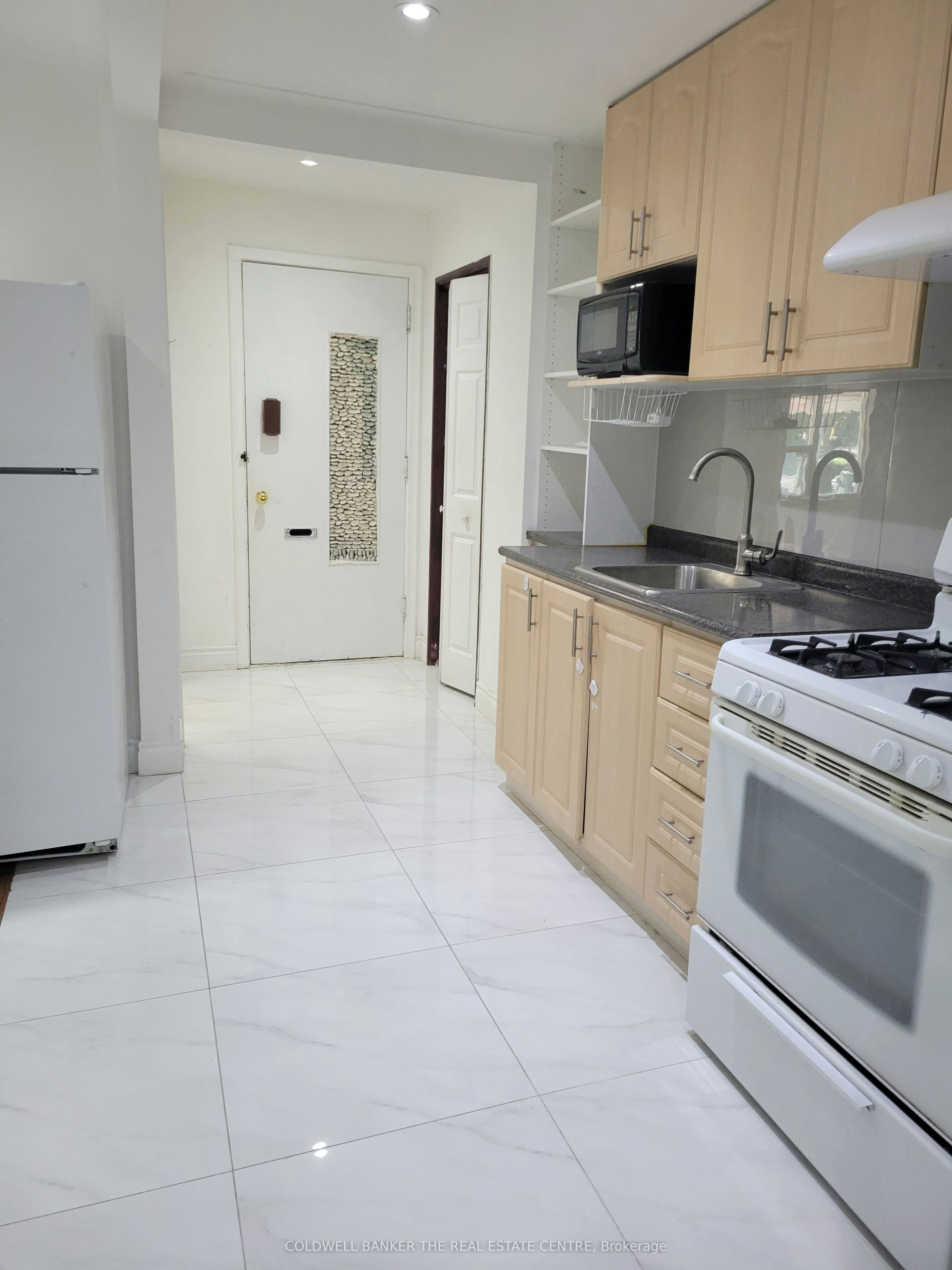 Unit B-2646 Victoria Park Avenue, Toronto, ON, M2J 4A6 - 11