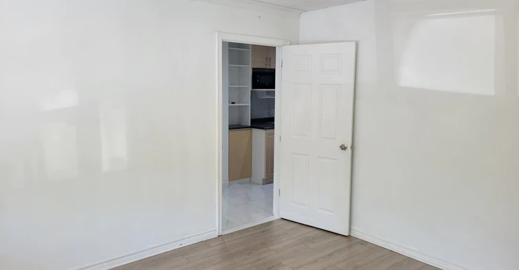 Unit B-2646 Victoria Park Avenue, Toronto, ON, M2J 4A6 - 3