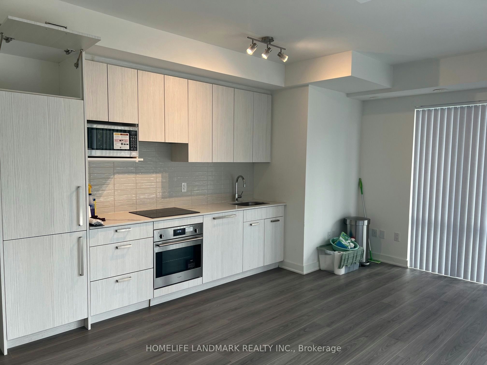 145-67 Curlew Drive, Toronto, ON, M3A 0B4 - 2