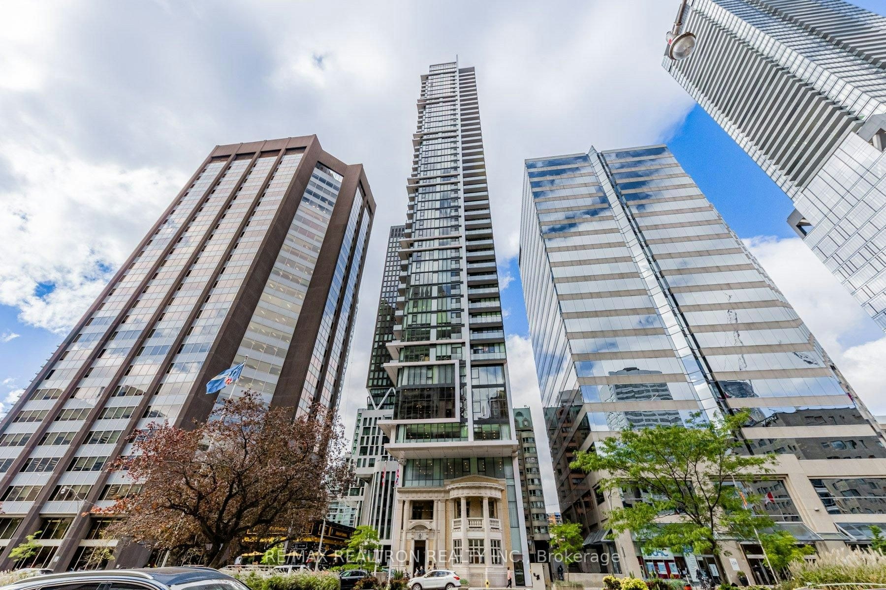 905-426 University Avenue, Toronto, ON, M5G 1S9