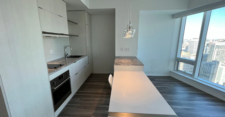 3113-197 Yonge Street, Toronto, ON, M5B 0C1 - 2