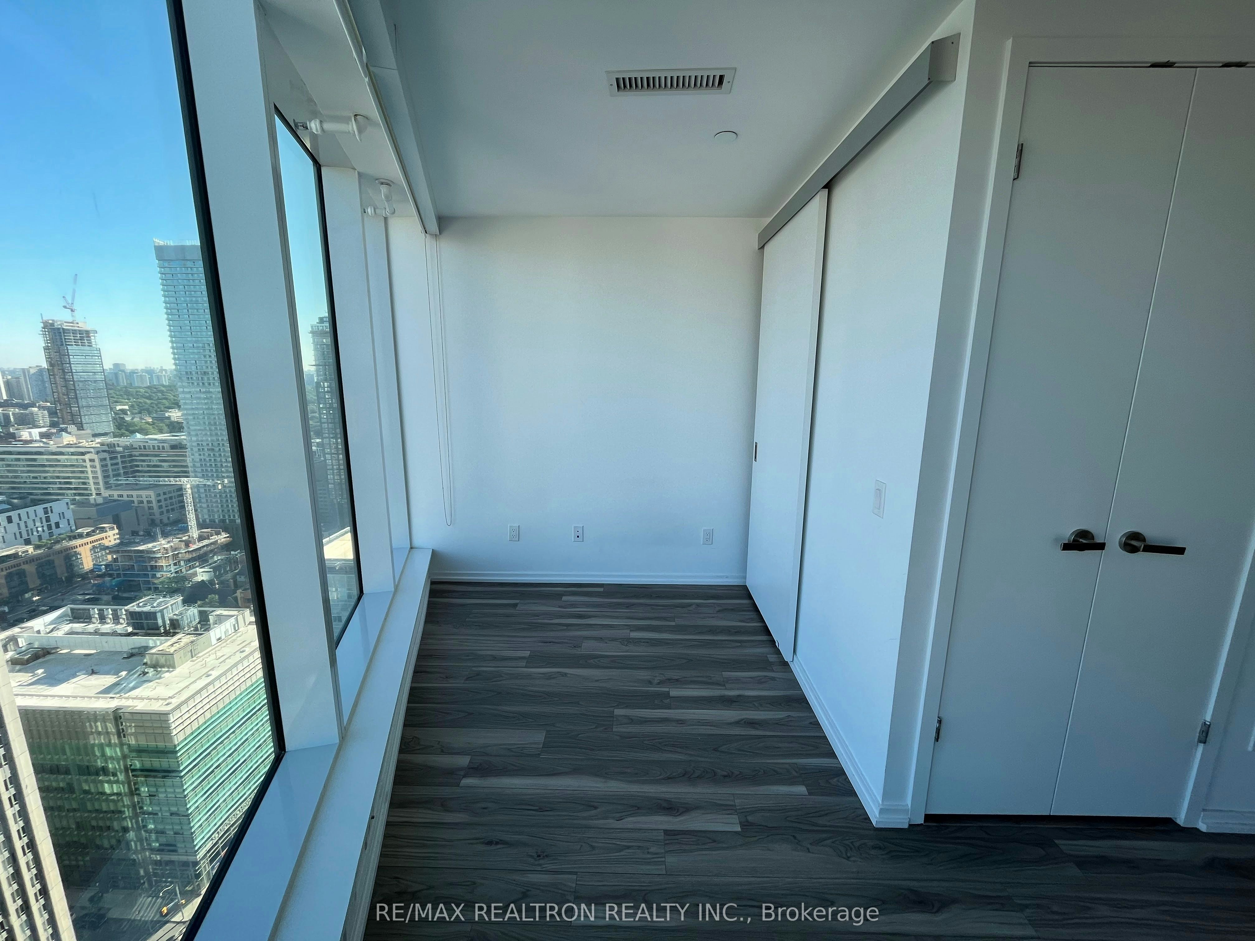 3113-197 Yonge Street, Toronto, ON, M5B 0C1 - 12