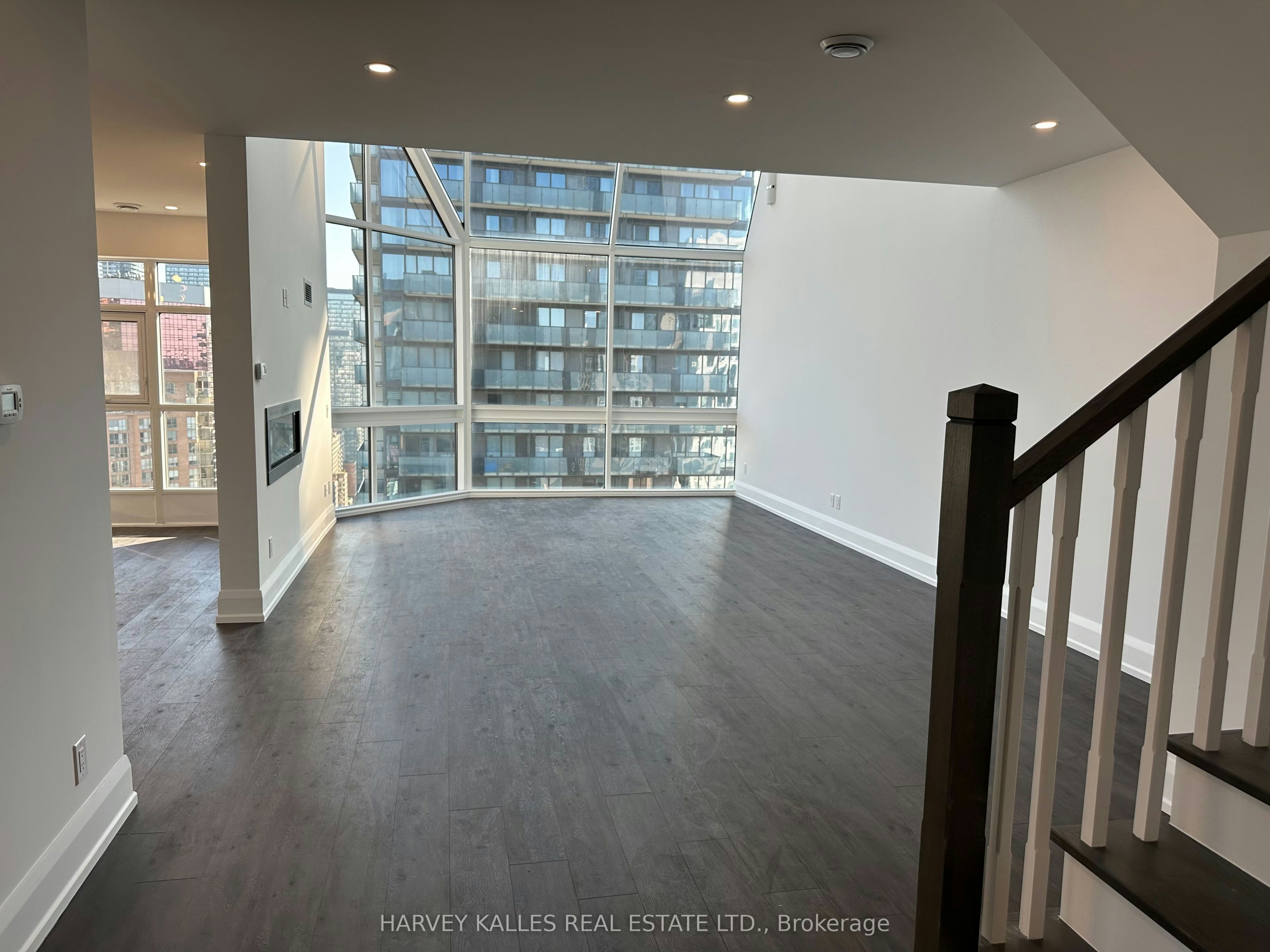 3101-55 Charles Street W, Toronto, ON, M5S 2W9 - 4