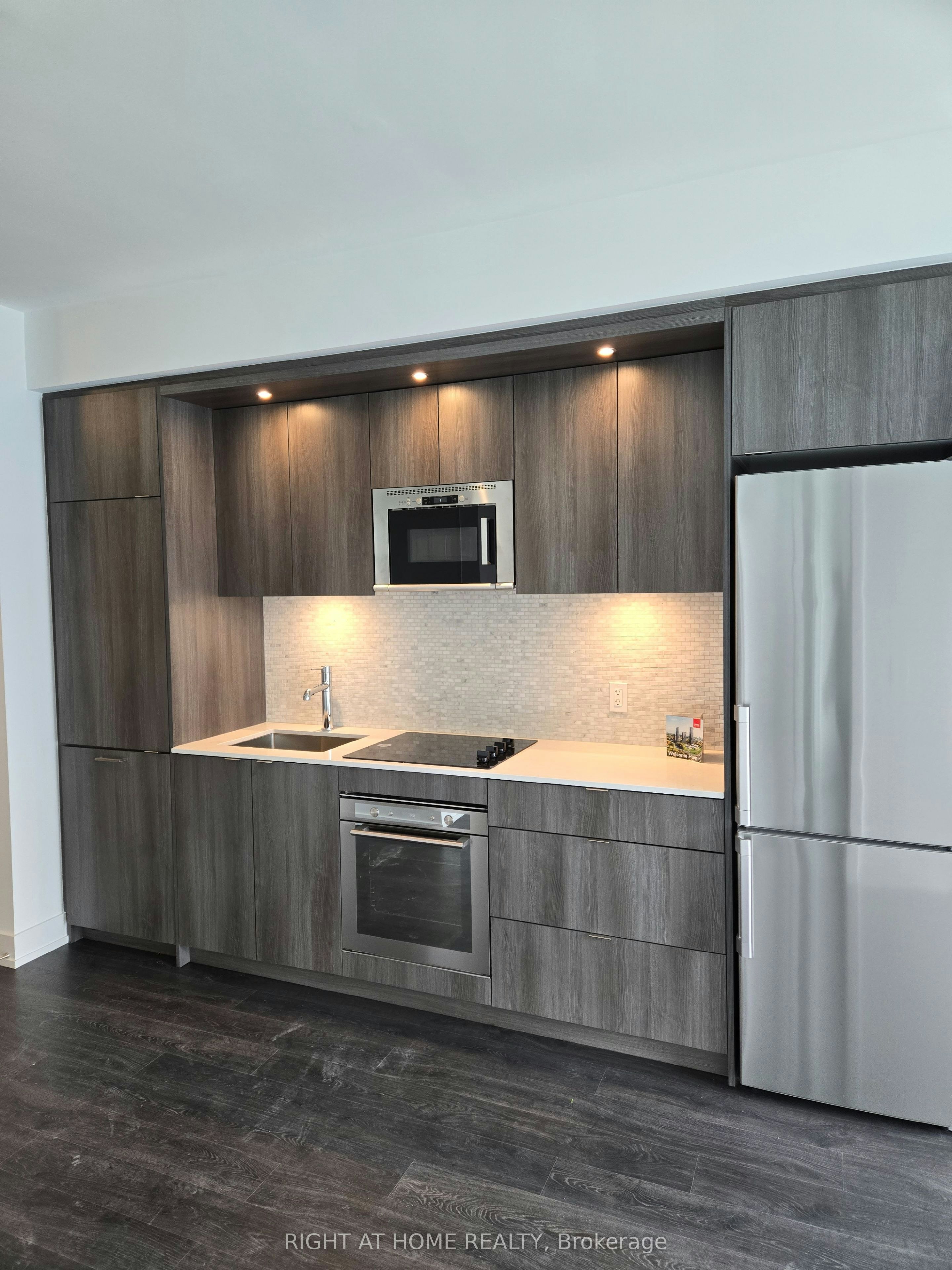 3311-30 Inn ON The Park Drive, Toronto, ON, M3C 0P7 - 8