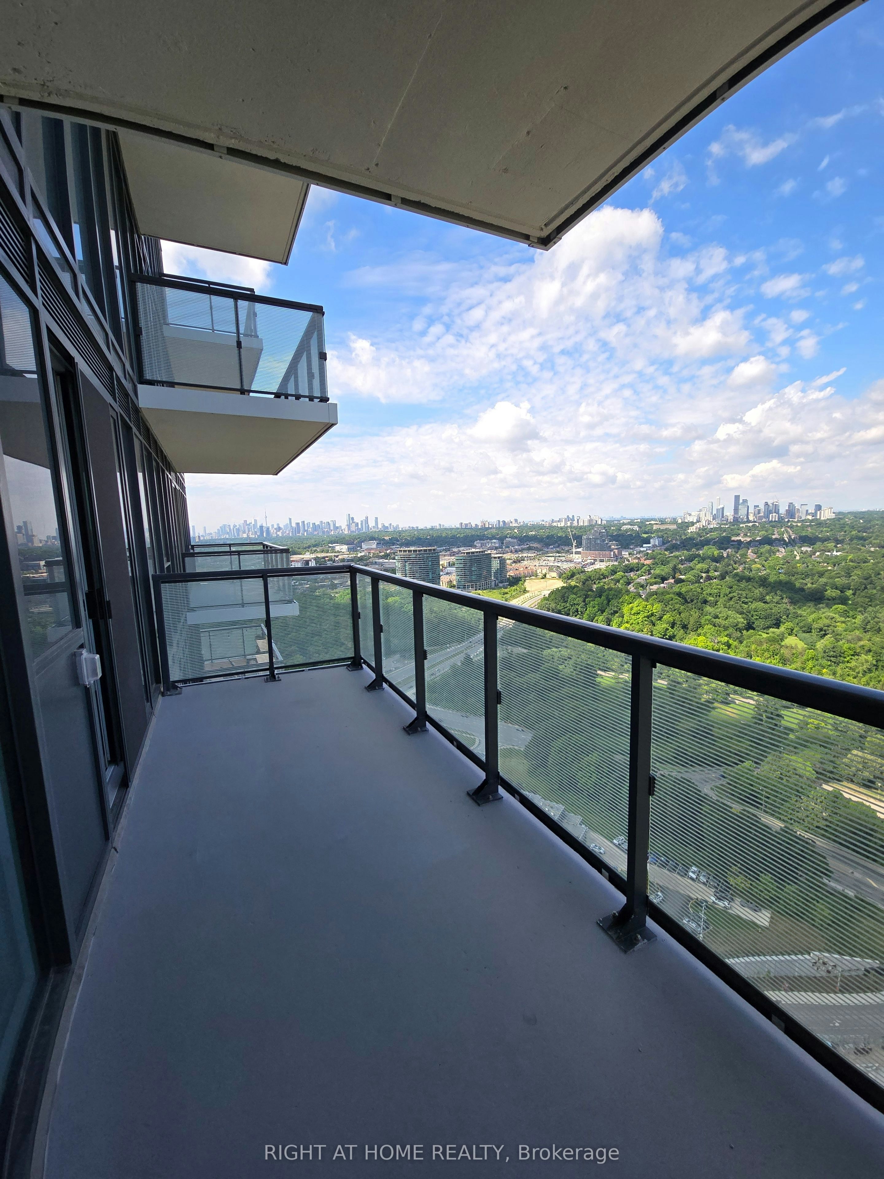 3311-30 Inn ON The Park Drive, Toronto, ON, M3C 0P7 - 17