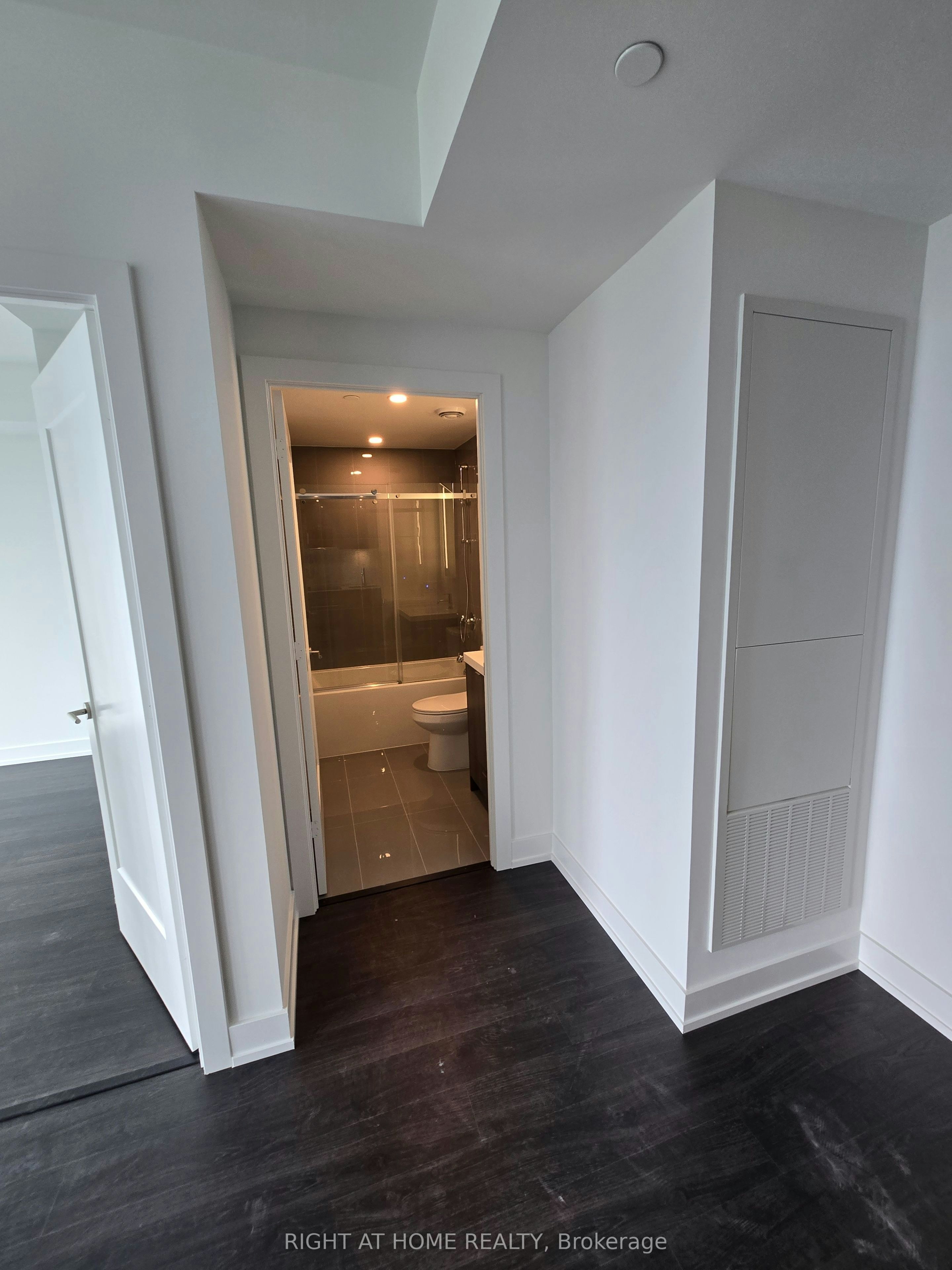 3311-30 Inn ON The Park Drive, Toronto, ON, M3C 0P7 - 6