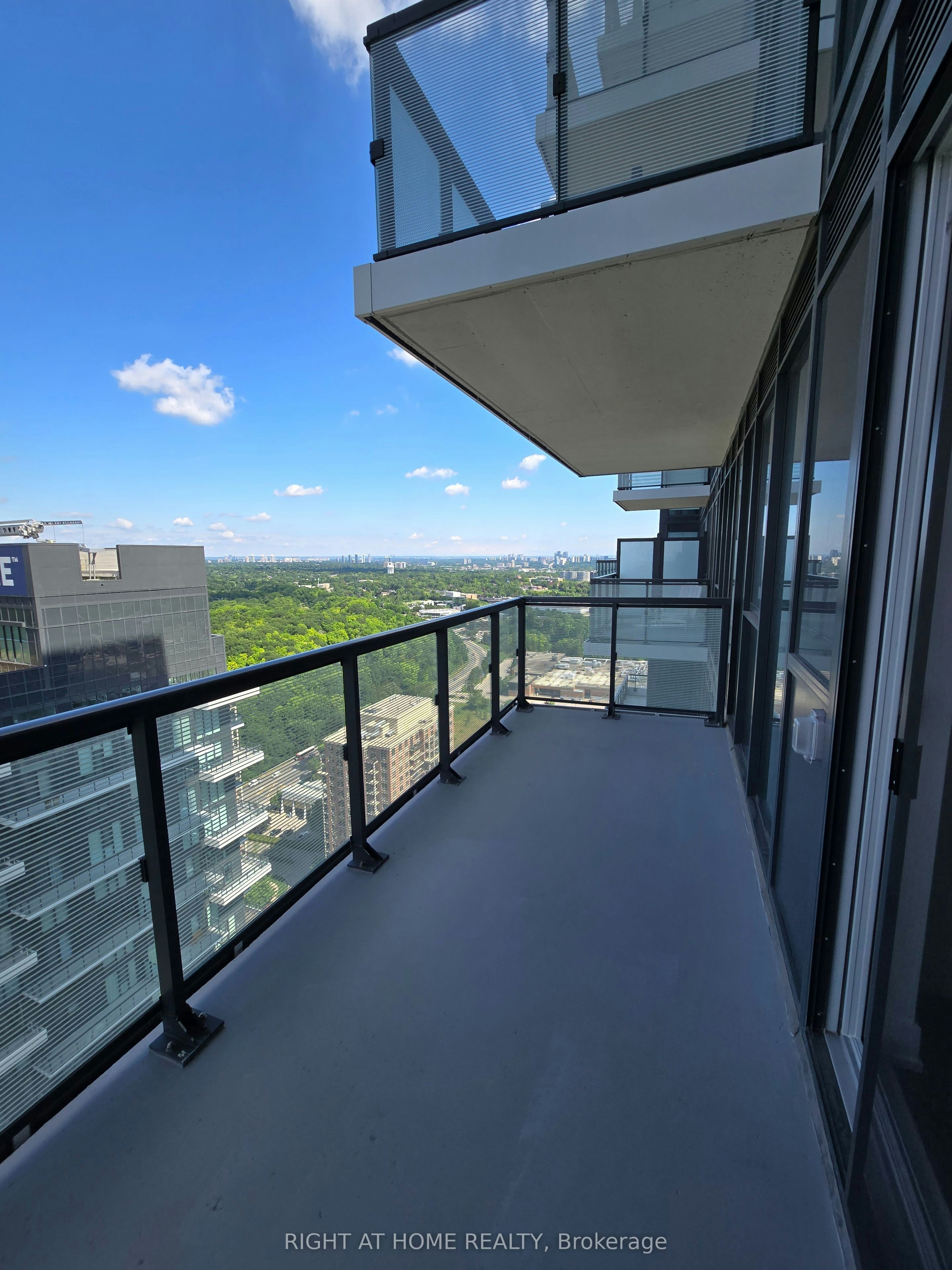 3311-30 Inn ON The Park Drive, Toronto, ON, M3C 0P7 - 19