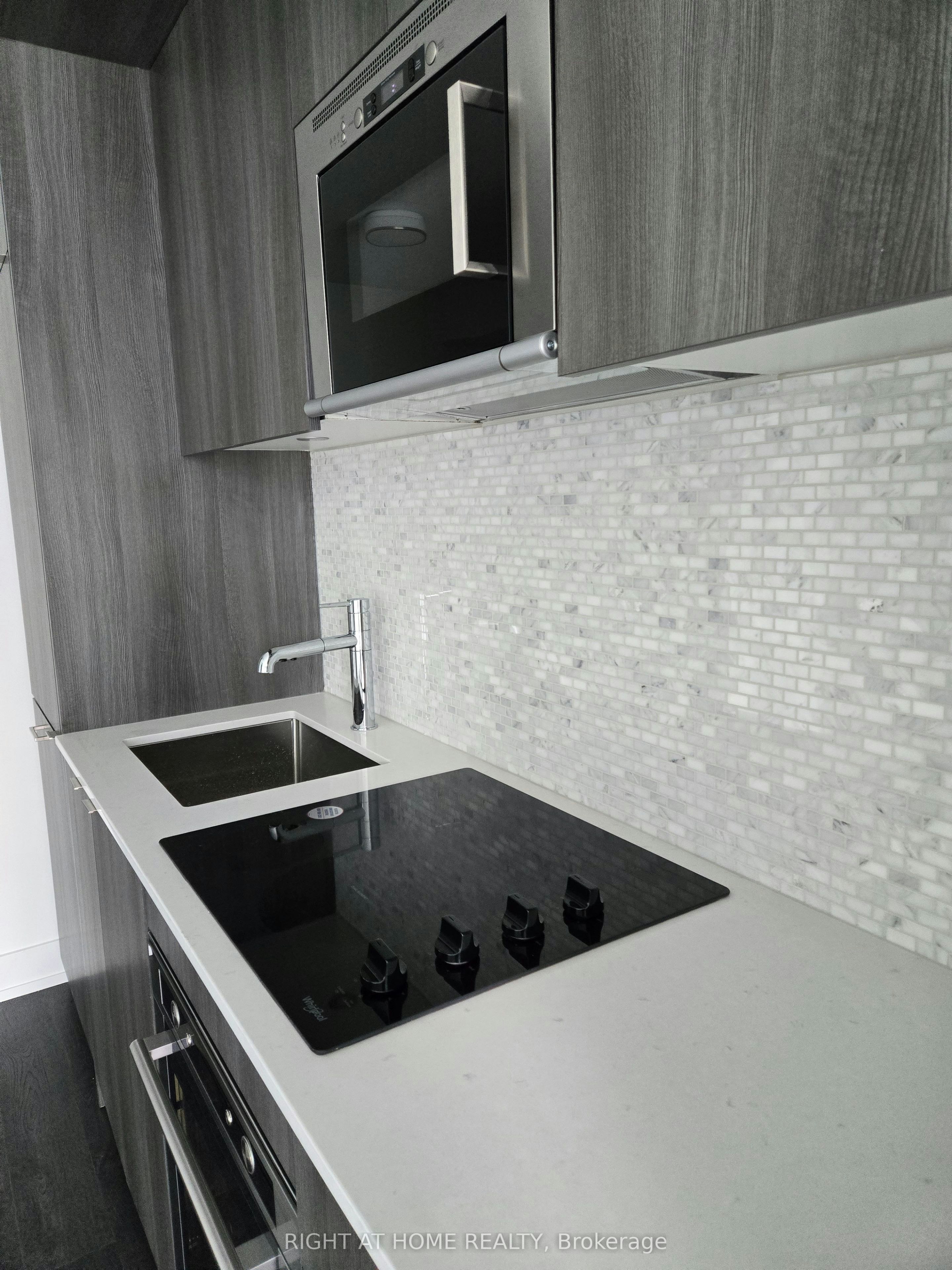 3311-30 Inn ON The Park Drive, Toronto, ON, M3C 0P7 - 9