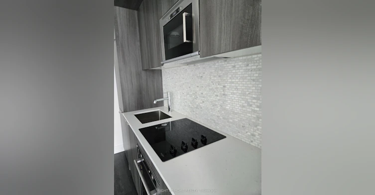 3311-30 Inn ON The Park Drive, Toronto, ON, M3C 0P7 - 9