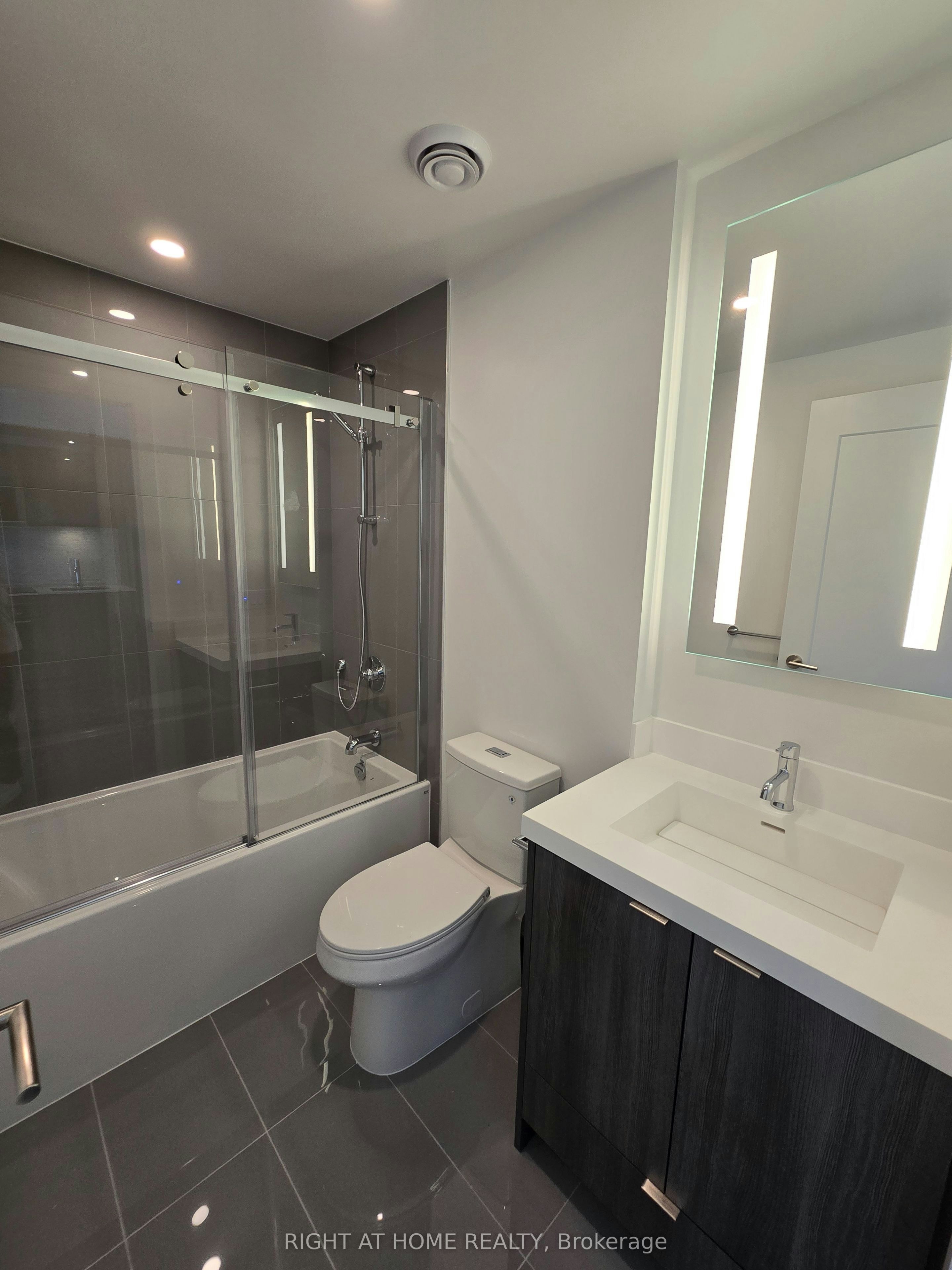 3311-30 Inn ON The Park Drive, Toronto, ON, M3C 0P7 - 7