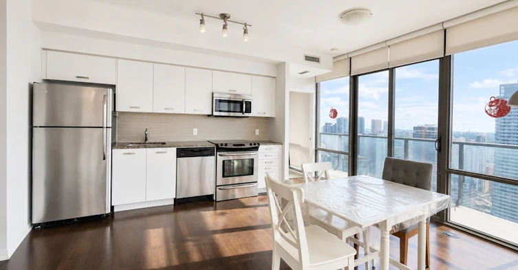 4308-832 Bay Street, Toronto, ON, M5S 1Z6 - 2
