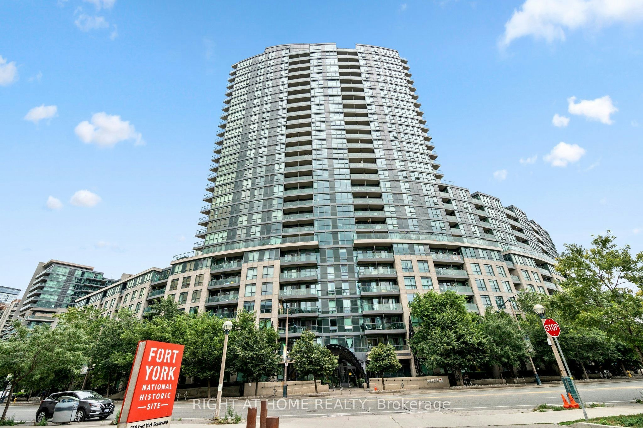 329-231 Fort York Boulevard, Toronto, ON, M5V 1B2
