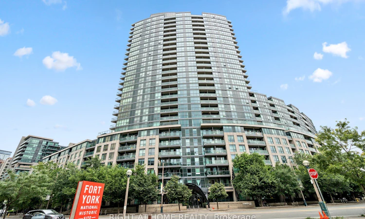 329-231 Fort York Boulevard
