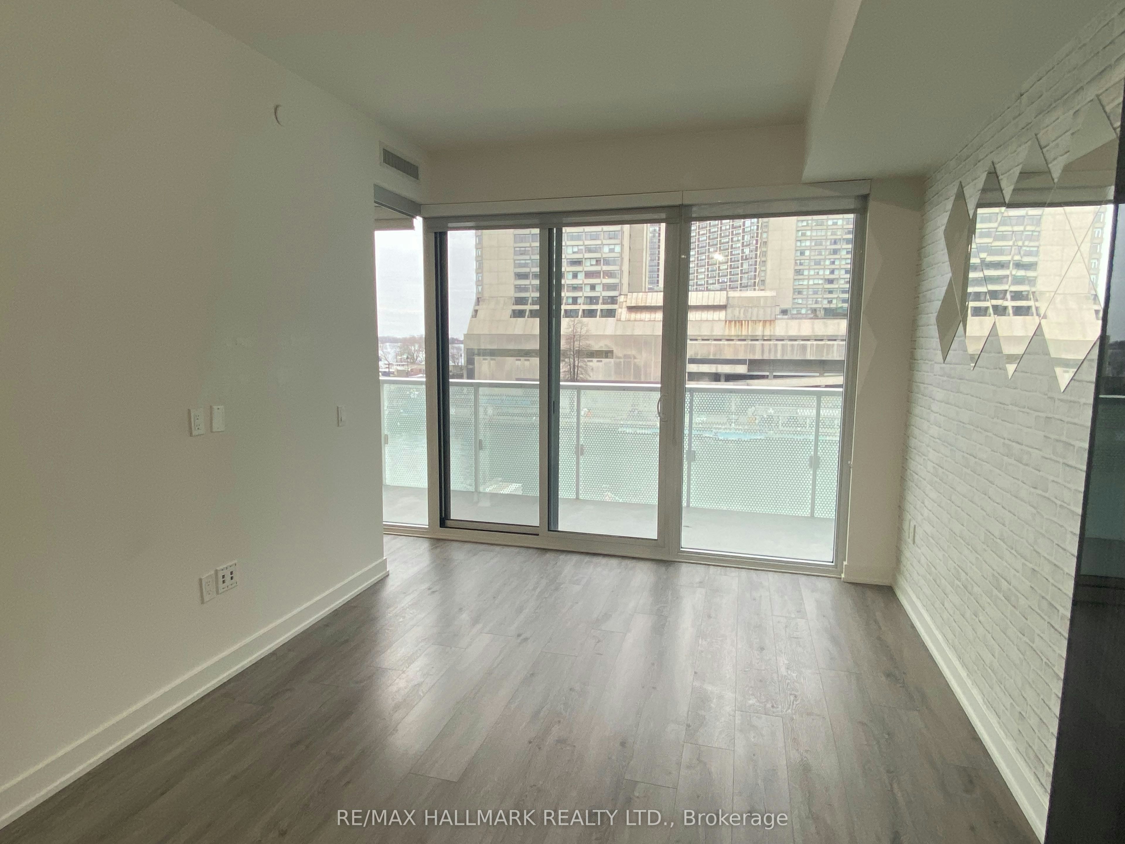 416-15 Queens Quay E, Toronto, ON, M5E 0C5 - 2