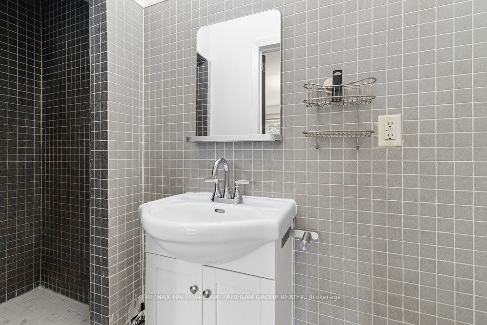 Main Fl-231 Goulding Avenue, Toronto, ON, M2R 2P6 - 38