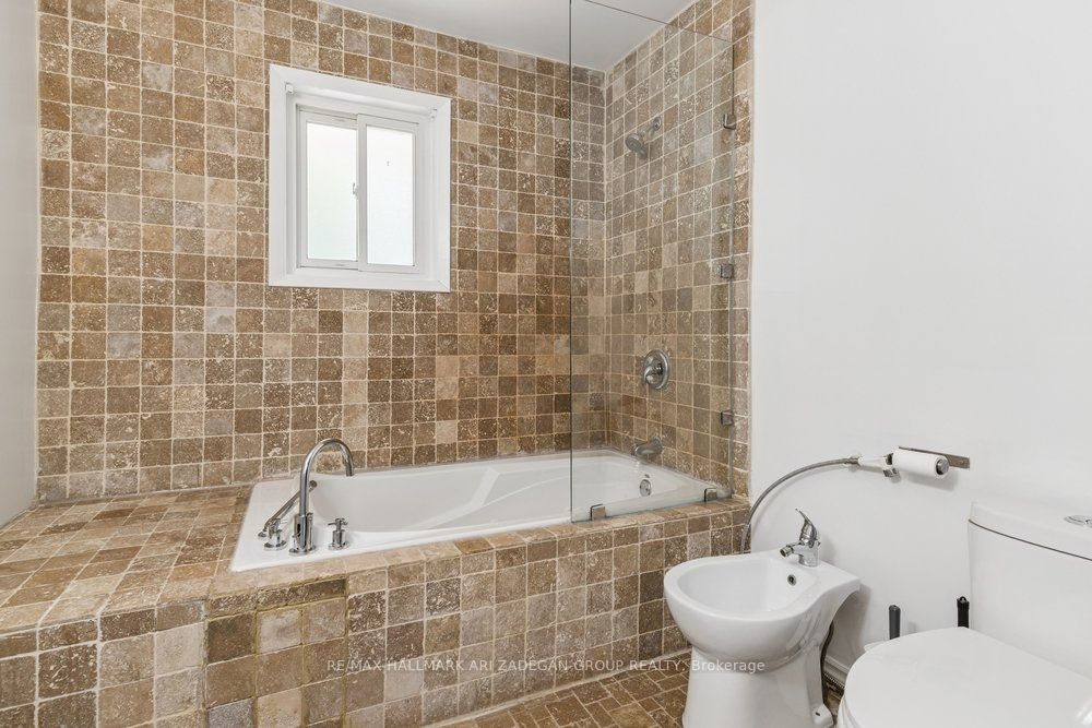 Main Fl-231 Goulding Avenue, Toronto, ON, M2R 2P6 - 27