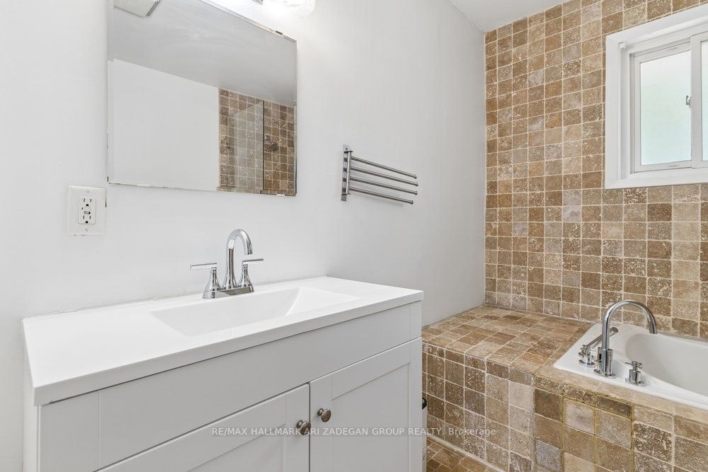 Main Fl-231 Goulding Avenue, Toronto, ON, M2R 2P6 - 26