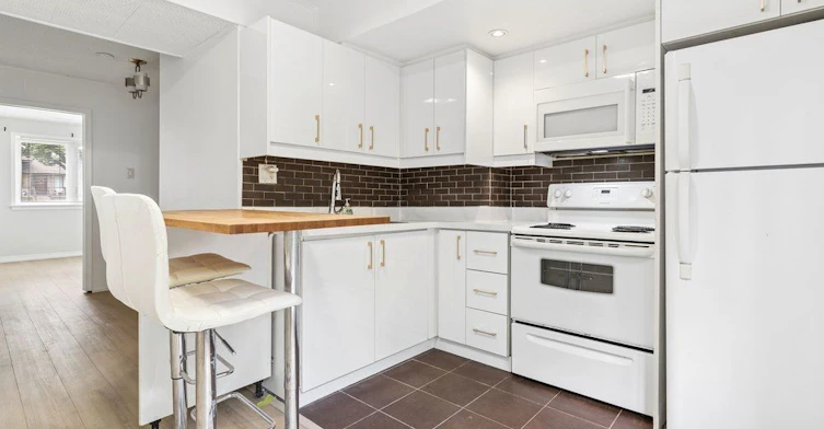 Lower Fl-231 Goulding Avenue, Toronto, ON, M2R 2P6 - 2