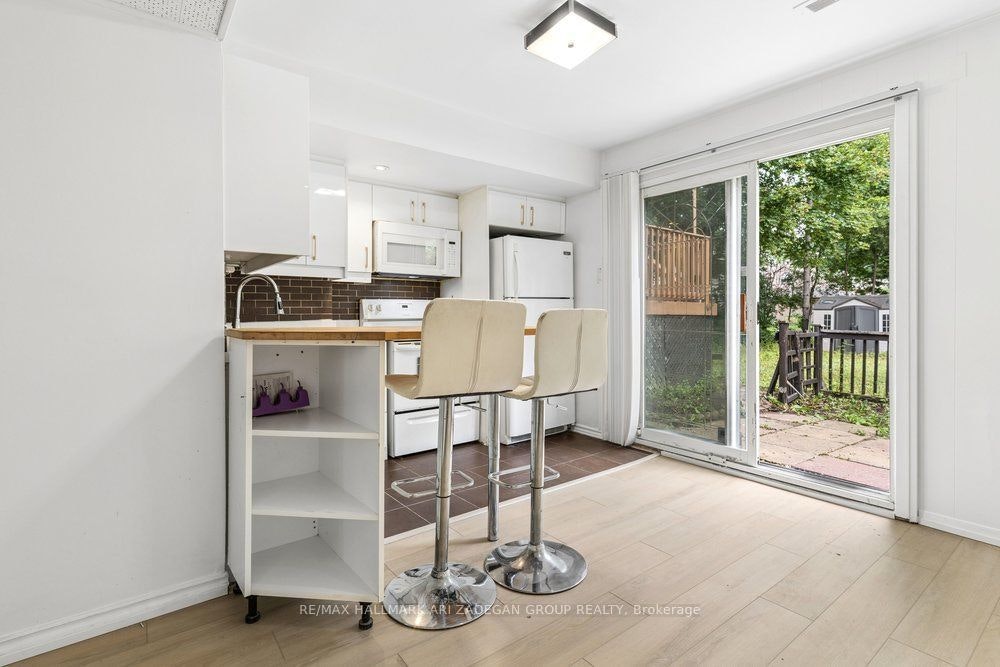 Lower Fl-231 Goulding Avenue, Toronto, ON, M2R 2P6 - 4