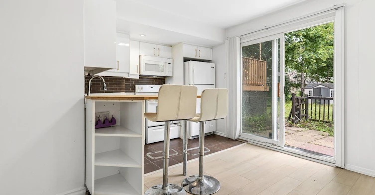 Lower Fl-231 Goulding Avenue, Toronto, ON, M2R 2P6 - 4