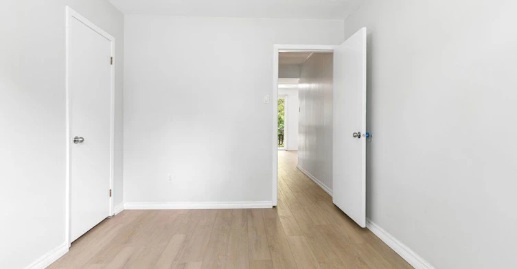 Lower Fl-231 Goulding Avenue, Toronto, ON, M2R 2P6 - 11