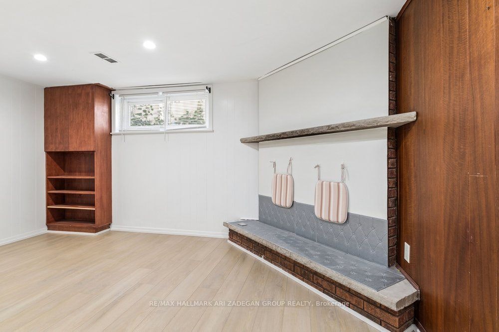 Lower Fl-231 Goulding Avenue, Toronto, ON, M2R 2P6 - 15