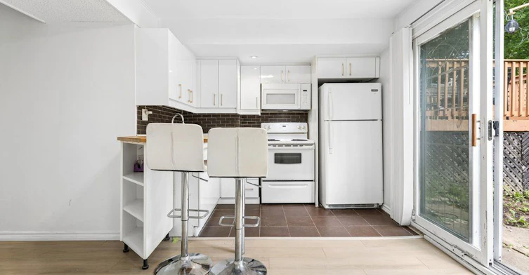 Lower Fl-231 Goulding Avenue, Toronto, ON, M2R 2P6 - 3