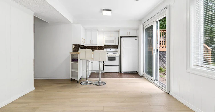 Lower Fl-231 Goulding Avenue, Toronto, ON, M2R 2P6 - 6