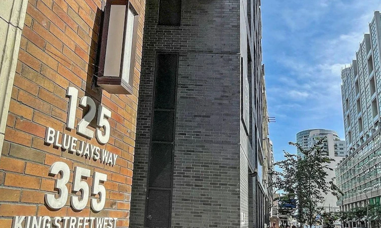 3303-125 Blue Jays Way