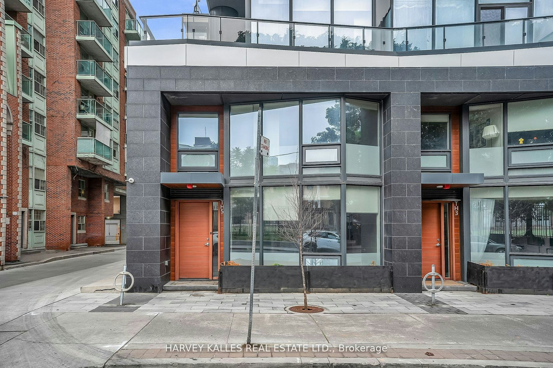 TH5-85 Wood Street, Toronto, ON, M4Y 0E8 - 2
