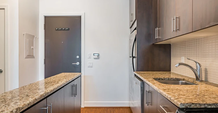 N401-116 George Street, Toronto, ON, M5A 2M5 - 5