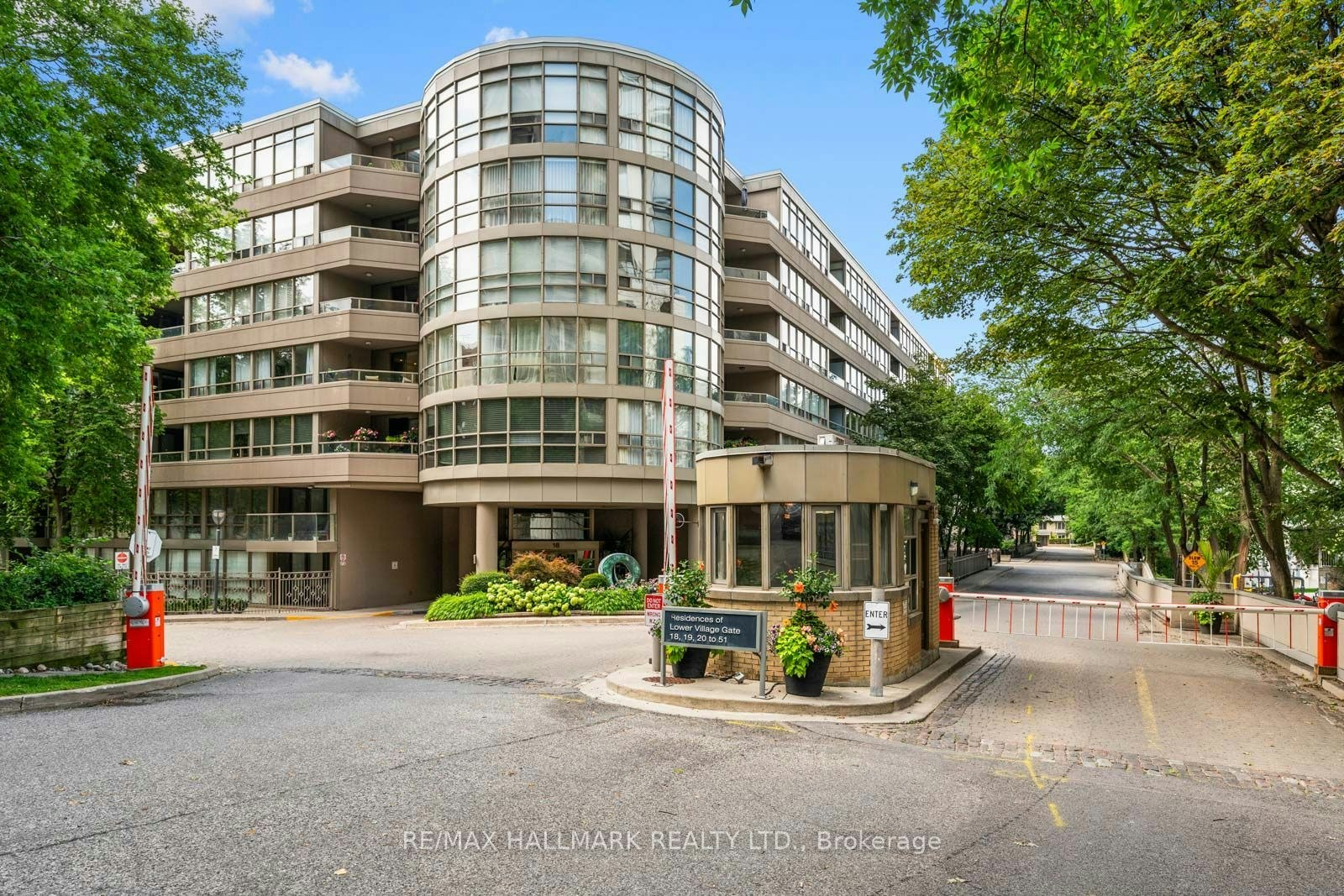 108-18 Lower Village Gate, Toronto, ON, M5P 3M1