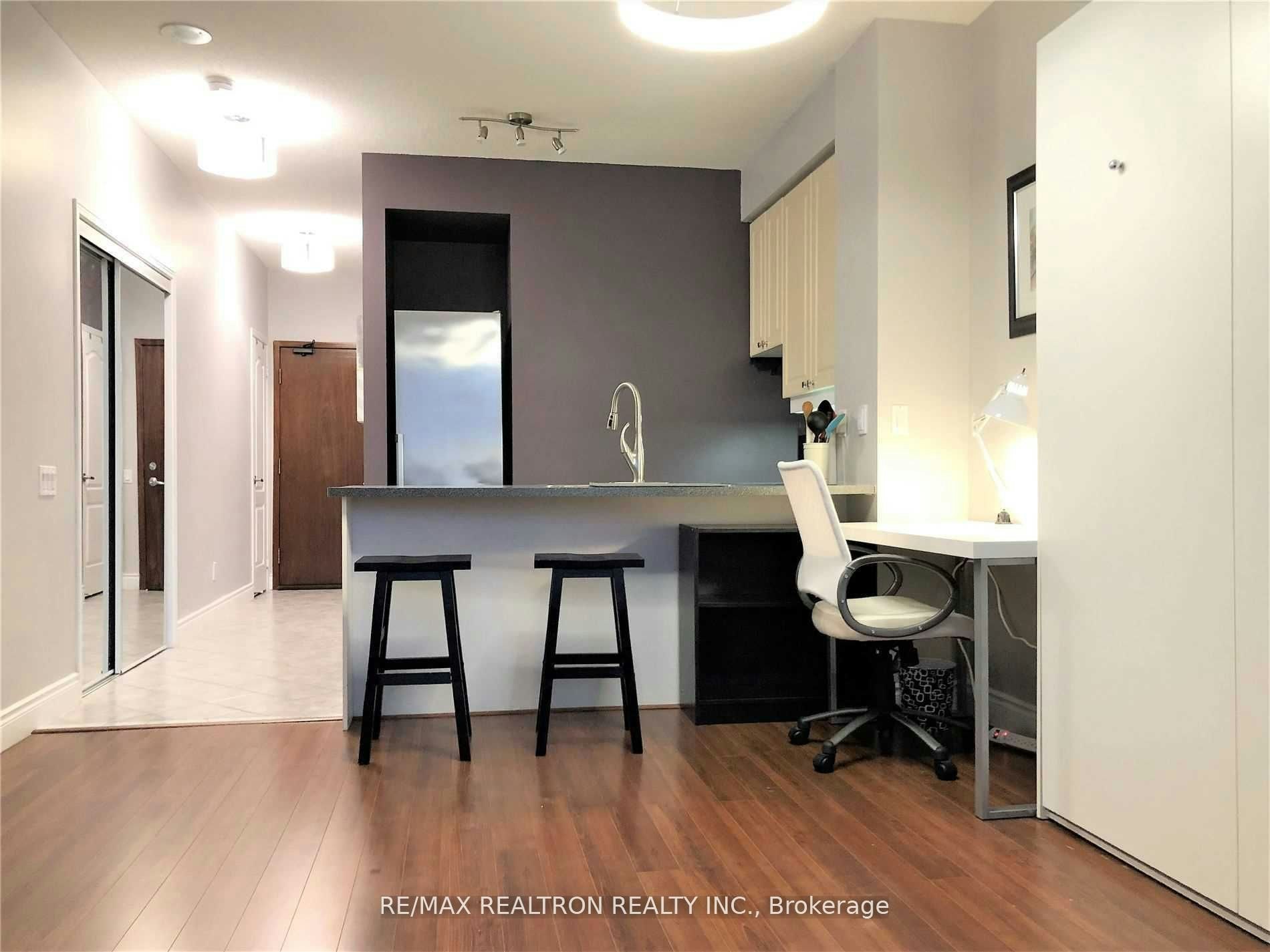 508-555 Yonge Street, Toronto, ON, M4Y 3A6 - 3