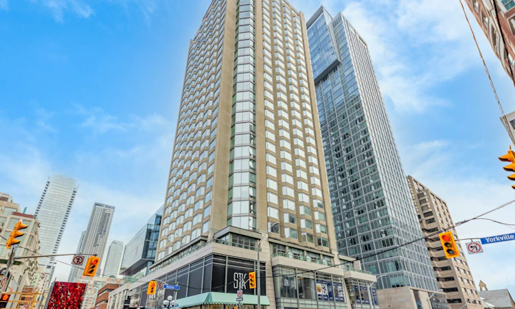 1110-155 Yorkville Avenue