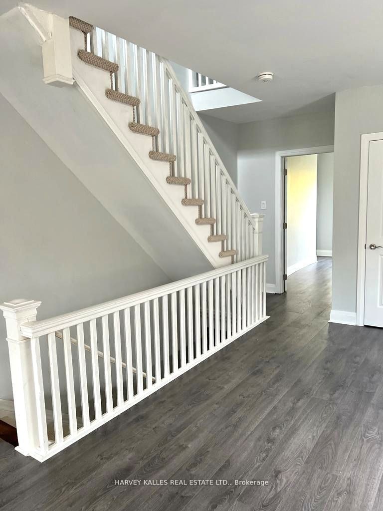 Upper-202 Major Street, Toronto, ON, M5S 2L3 - 9