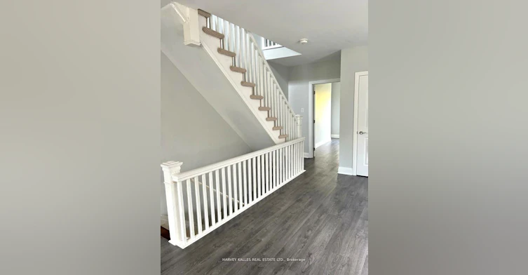 Upper-202 Major Street, Toronto, ON, M5S 2L3 - 9