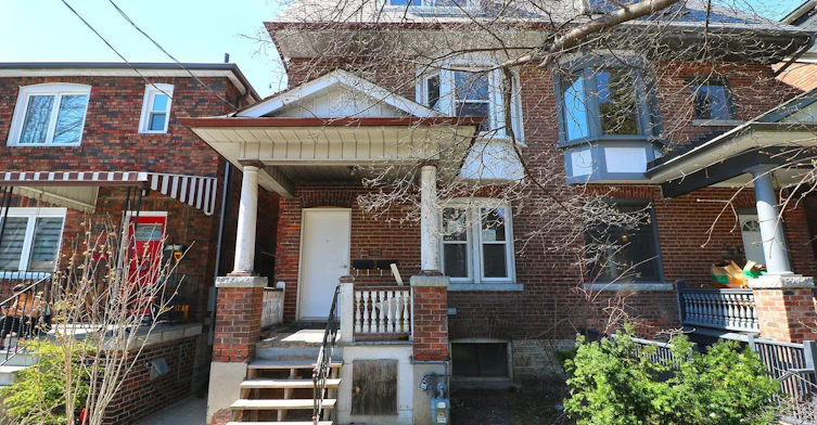 Upper-202 Major Street, Toronto, ON, M5S 2L3