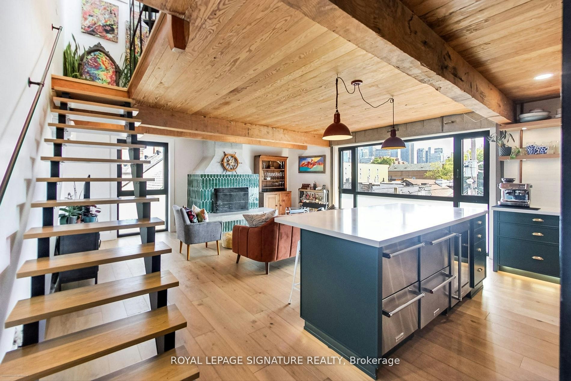 6 Littlehayes Lane, Toronto, ON, M5T 1L8