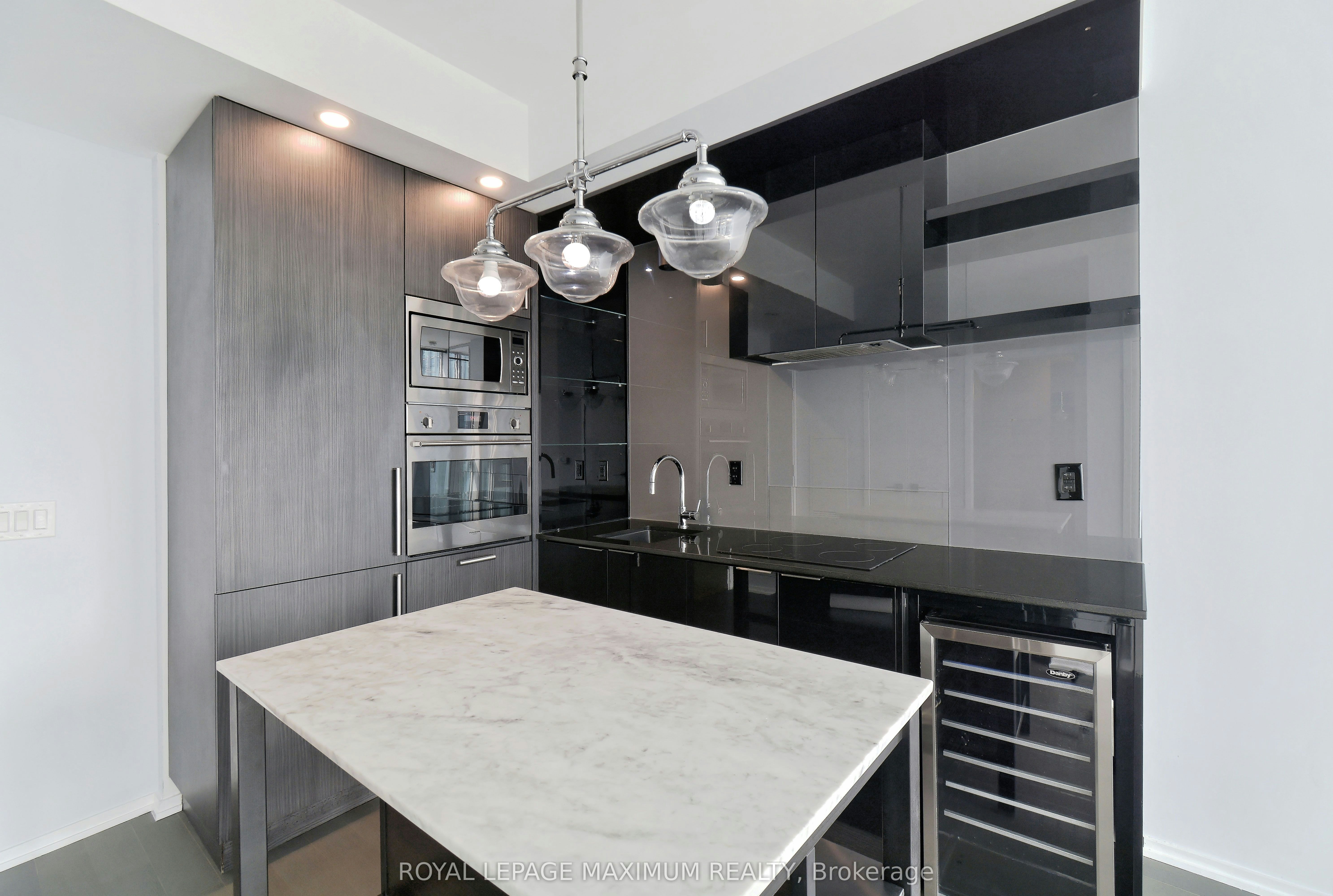 PH09-70 Temperance Street, Toronto, ON, M5H 0B1 - 12